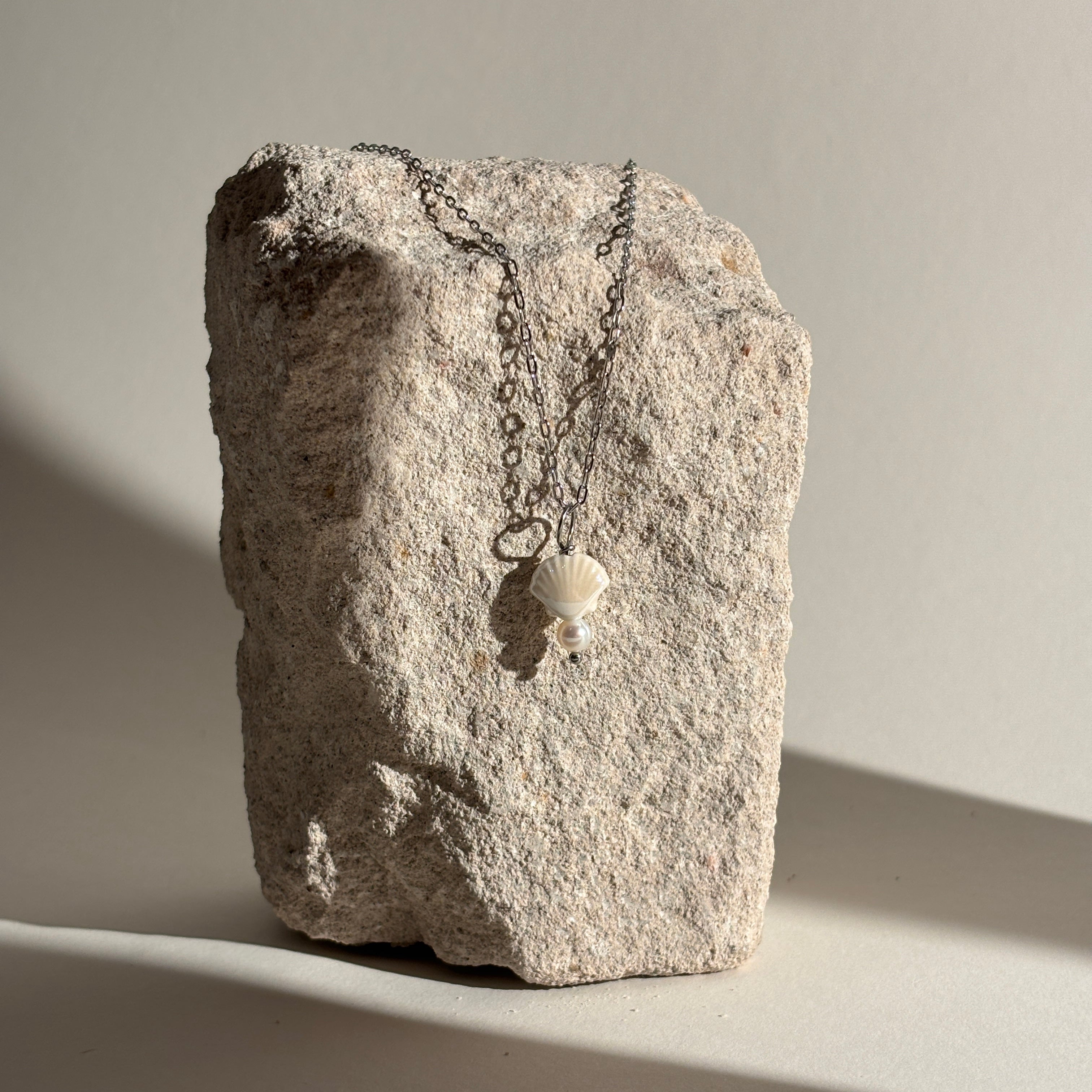 Shellbeige#Farbe_Silber