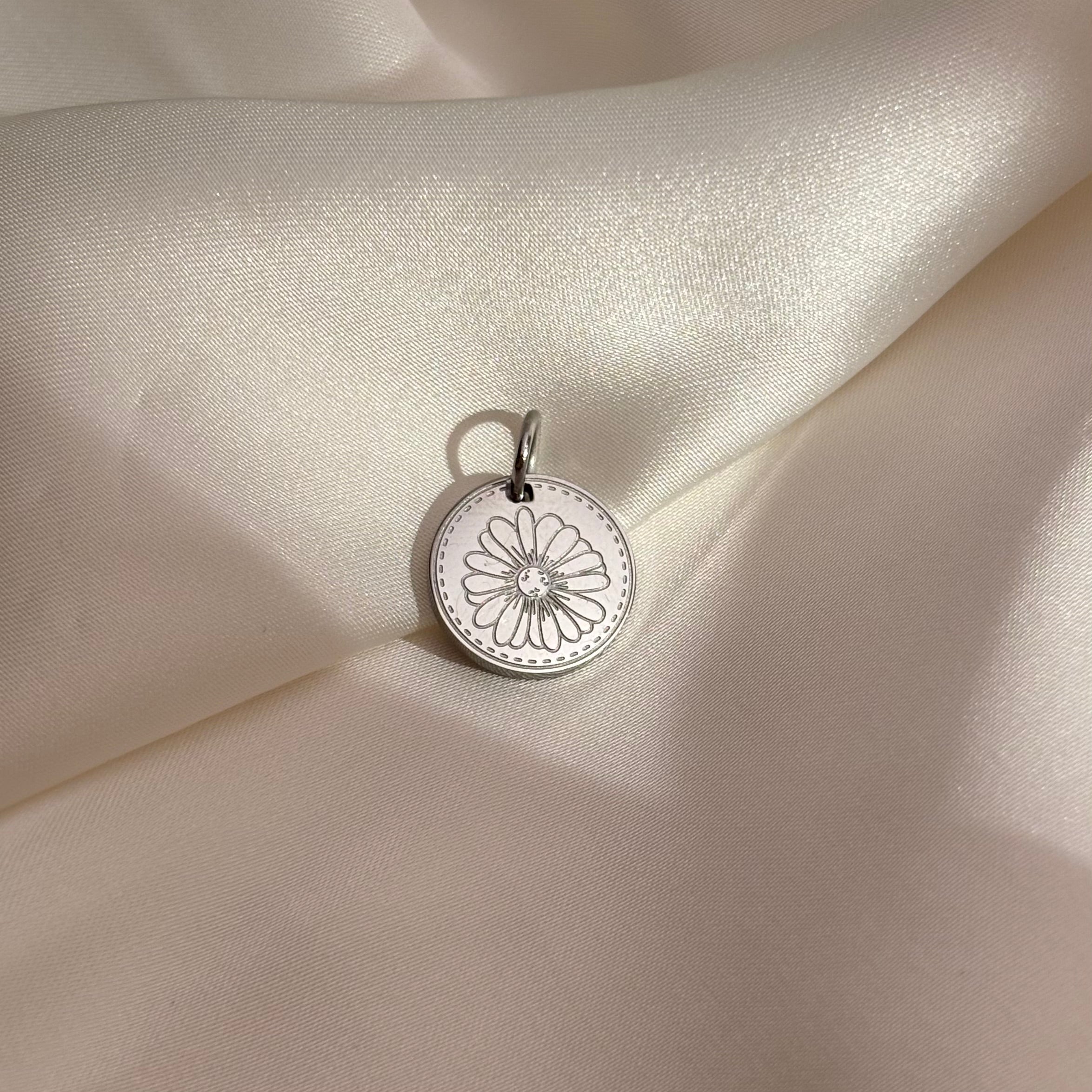 Gänseblümchen#Farbe_Silber