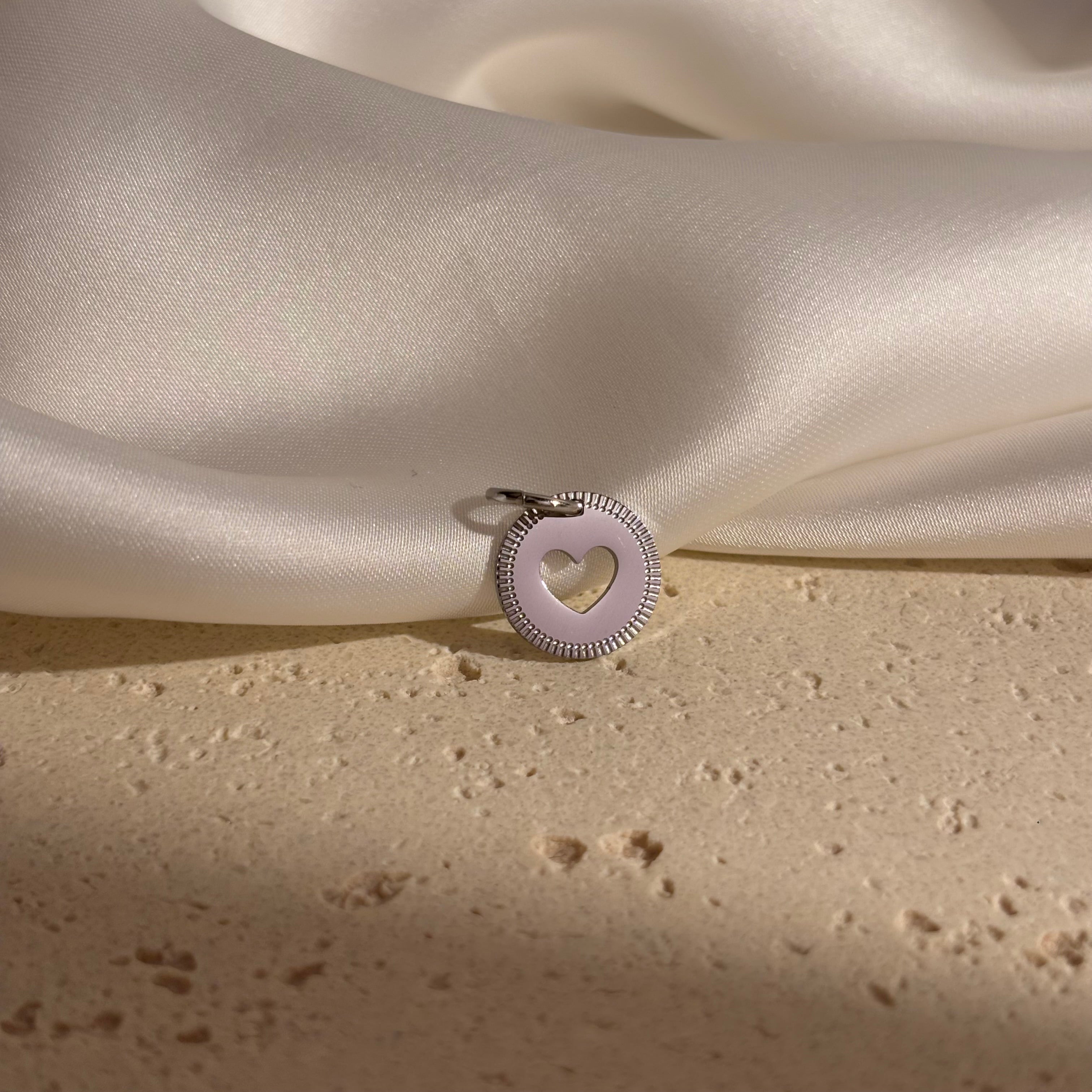 Rundes Herz#Farbe_Silber