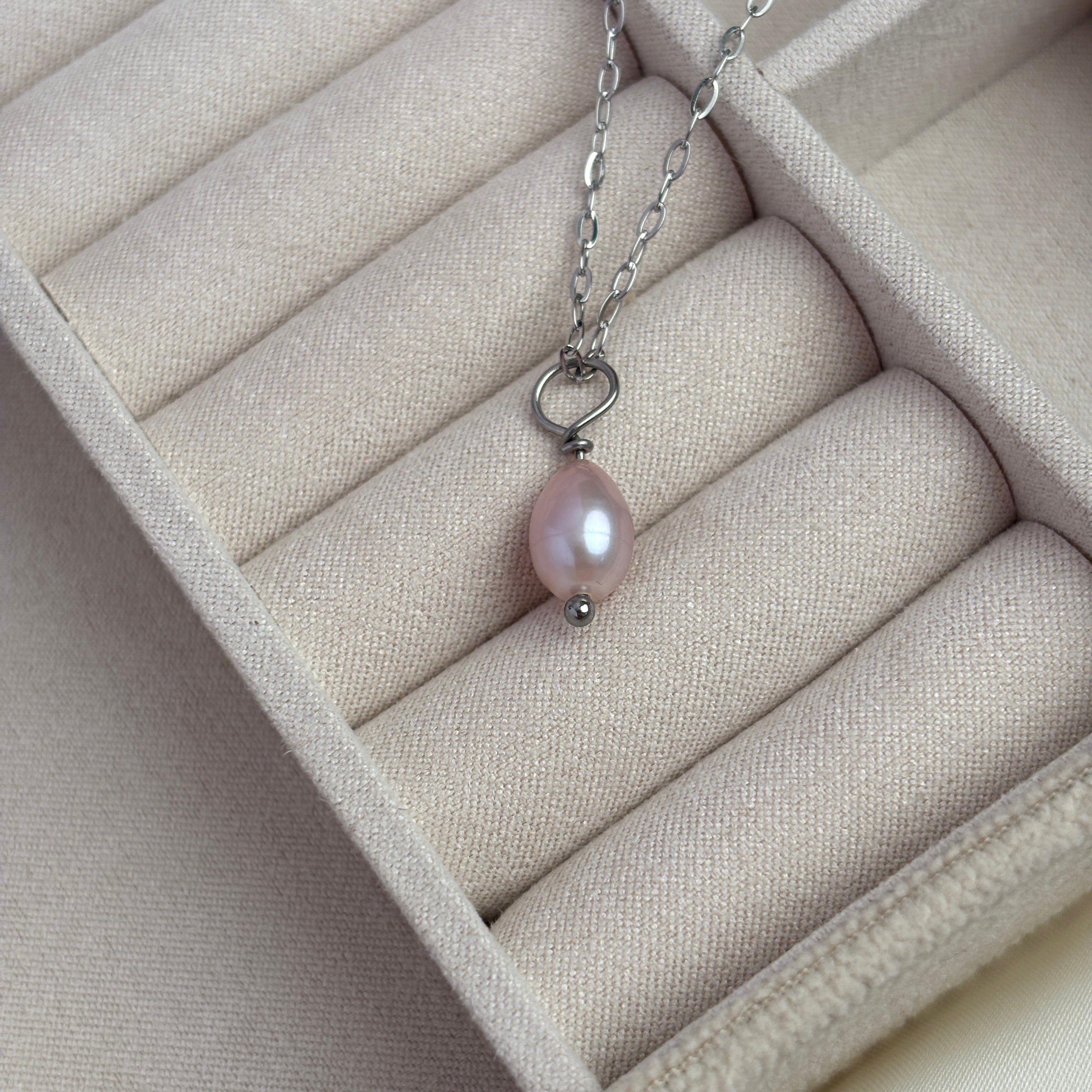 Anhänger#Farbe_Silber