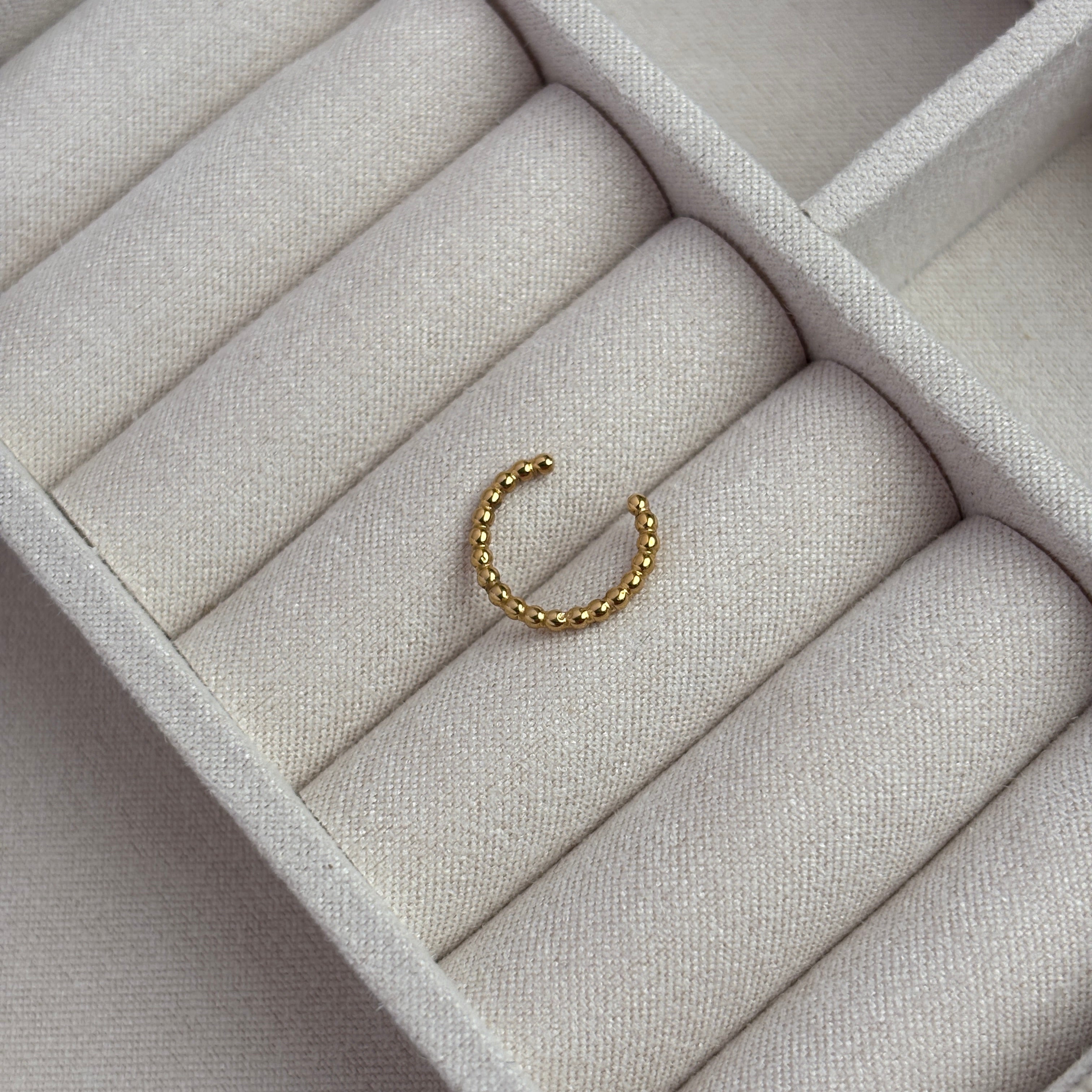 Earcuff Dots
