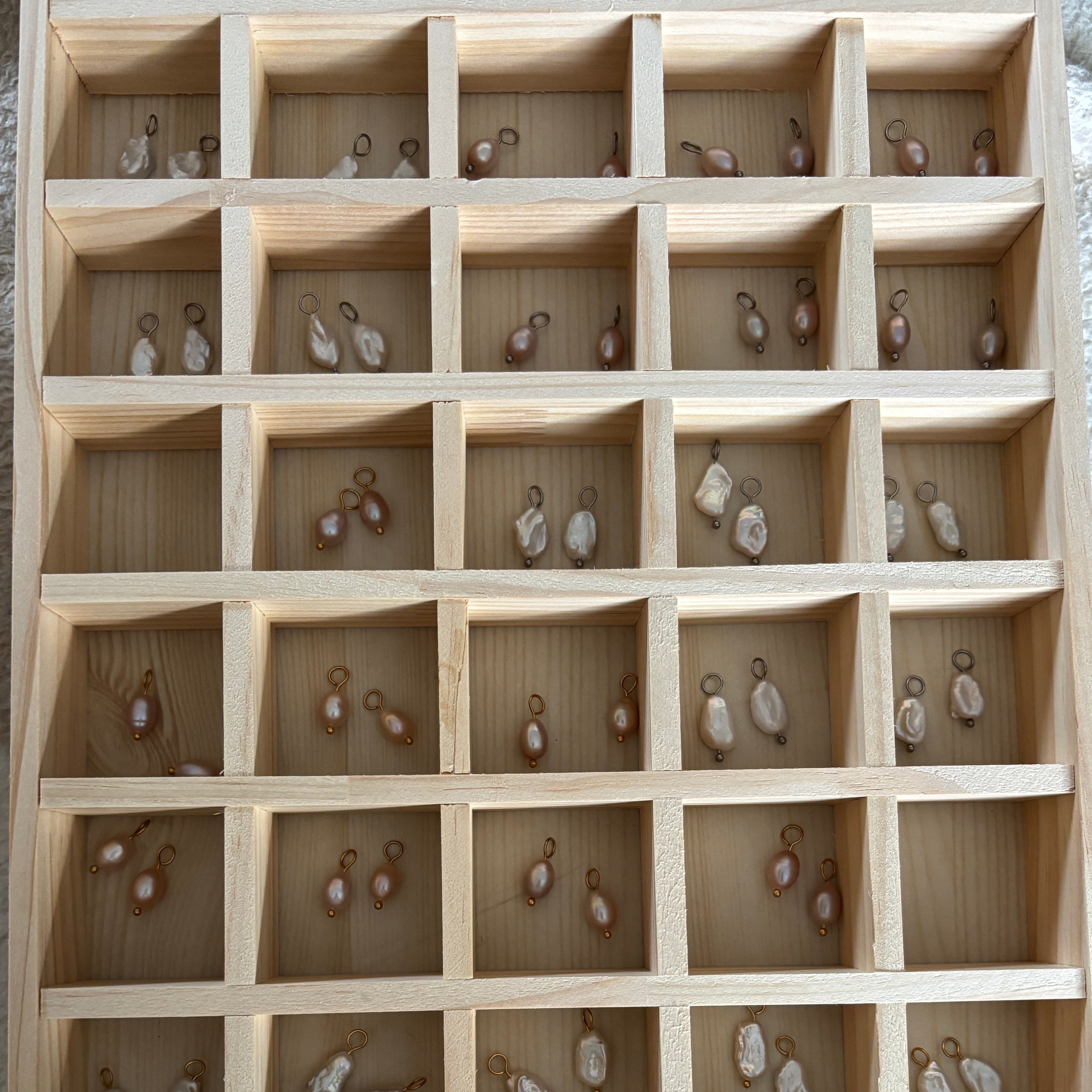 Rosa Süßwasserperlen