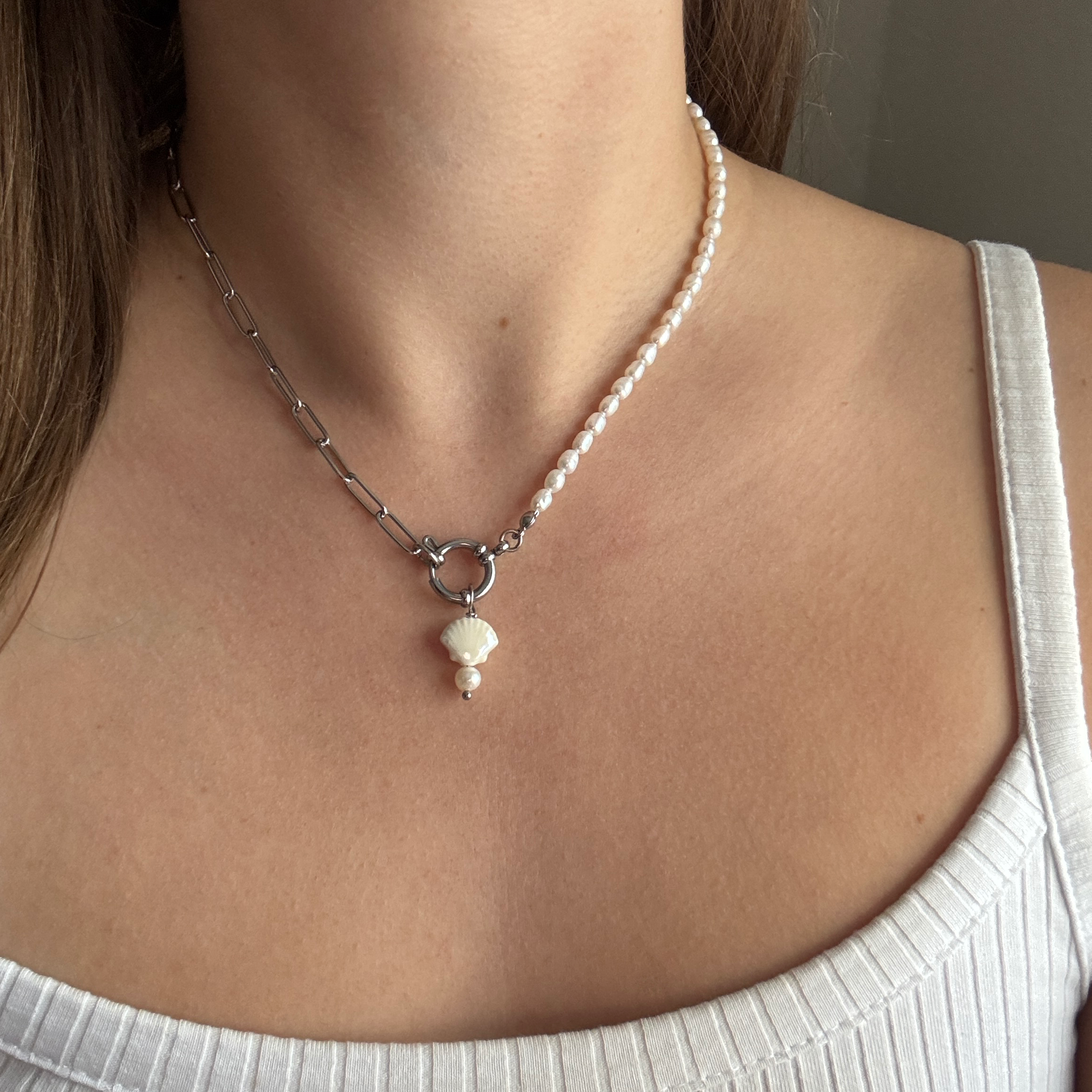 Shellbeige#Farbe_Silber